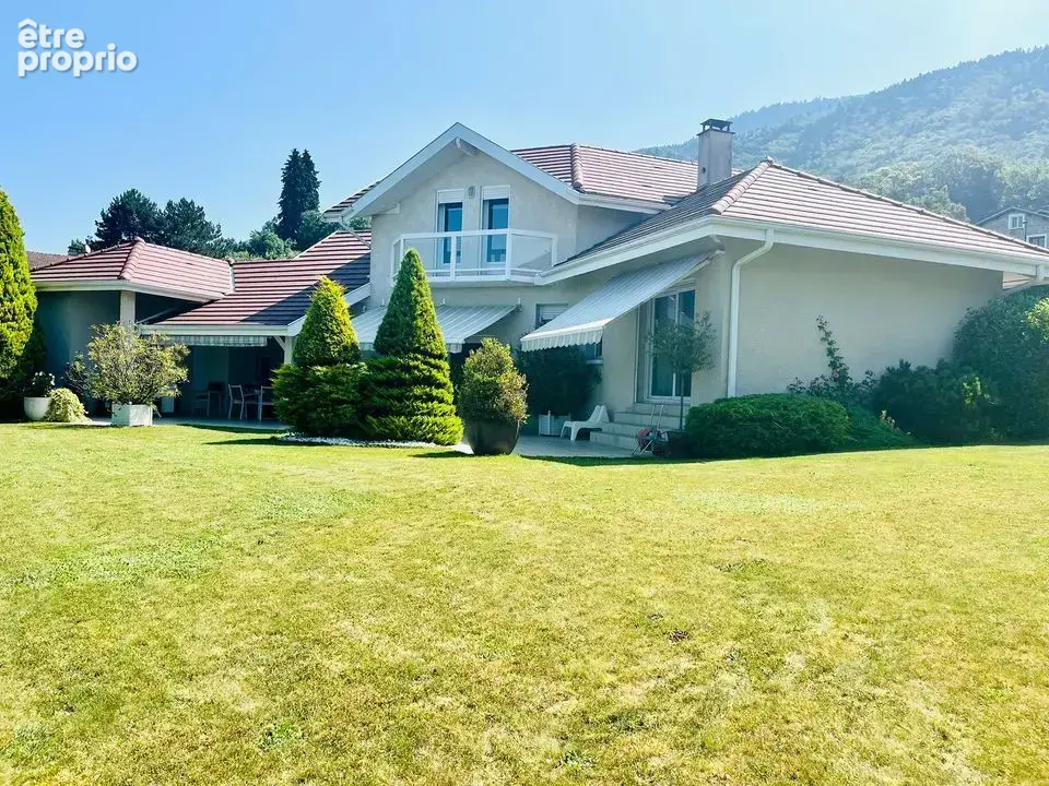 maison avec vue sur lac