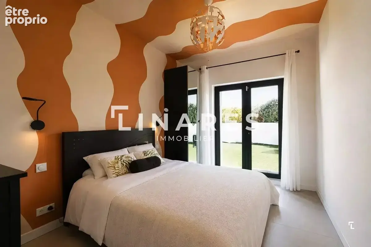 LA PANORAMIQUE - Villa T5 de 200m² - Piscine - Cuisine d'été - Terrain de 785m² - 13011 LA VALENTINE - photo 15