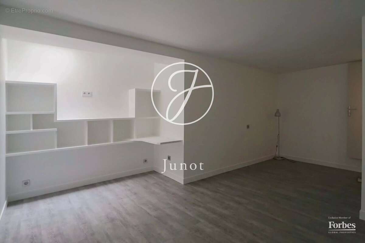 Commerce à PARIS-7E