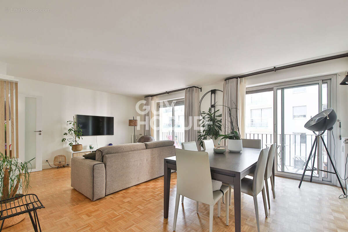 Appartement à PARIS-15E