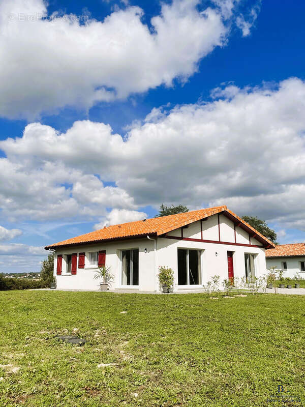 Maison à SAINT-PALAIS