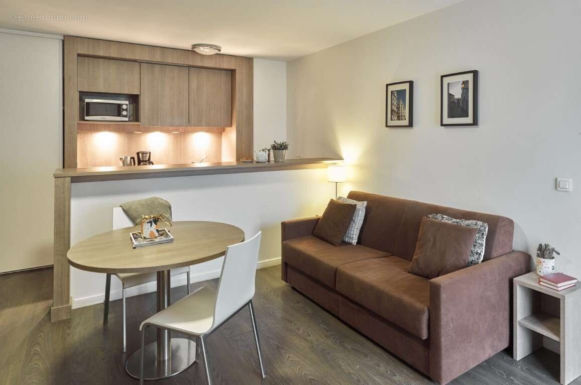 INVESTISSEMENT LOCATIF  Roissy-en-France  Résidence d'Affaires Zenitude Roissy Village - 6.58% de rentabilité - photo 4