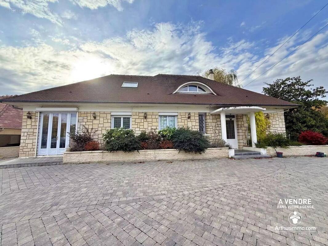 Maison à IVRY-LA-BATAILLE