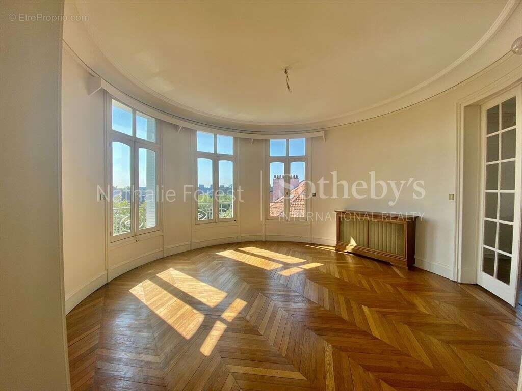 Appartement 225 m² à La Madeleine  - photo 7