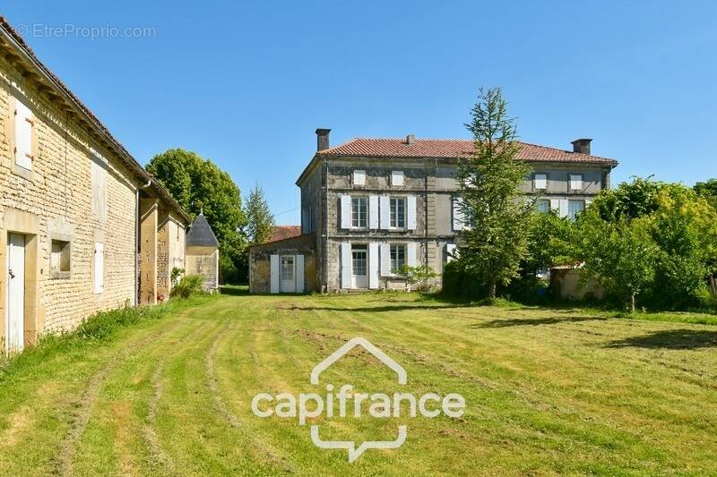 Maison à PAILLE
