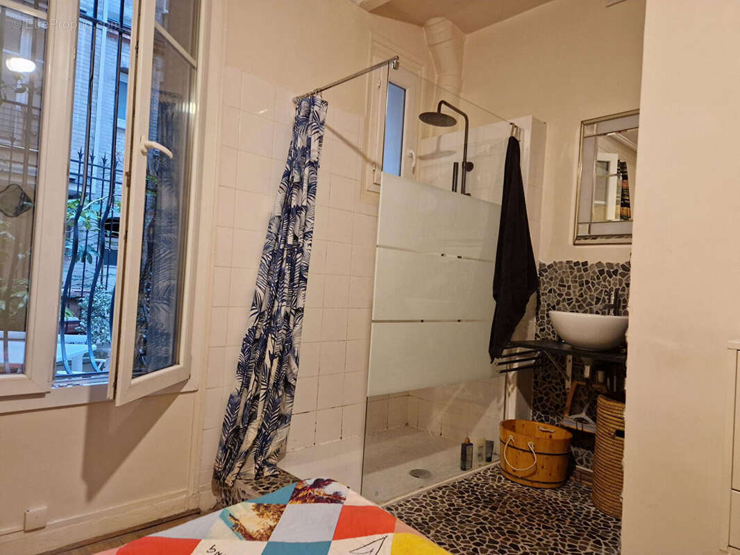 Appartement à PARIS-18E