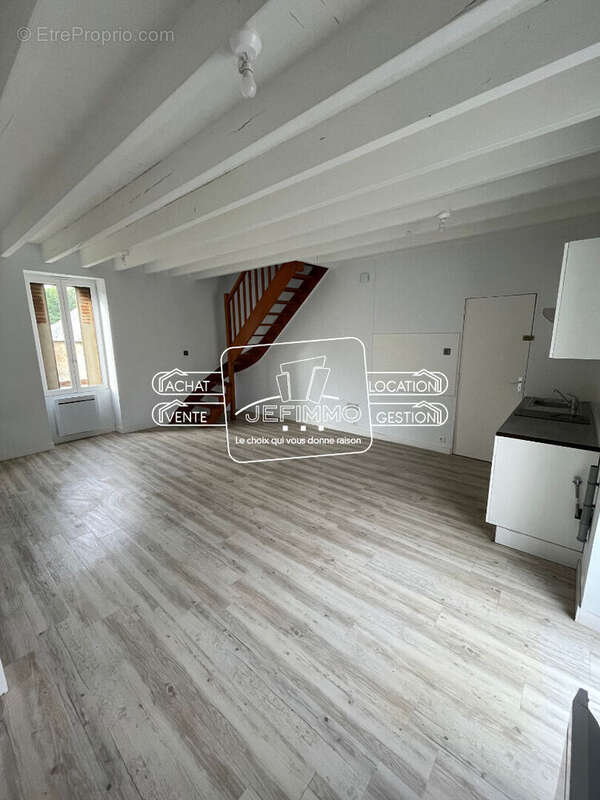 Appartement à JOUE-SUR-ERDRE