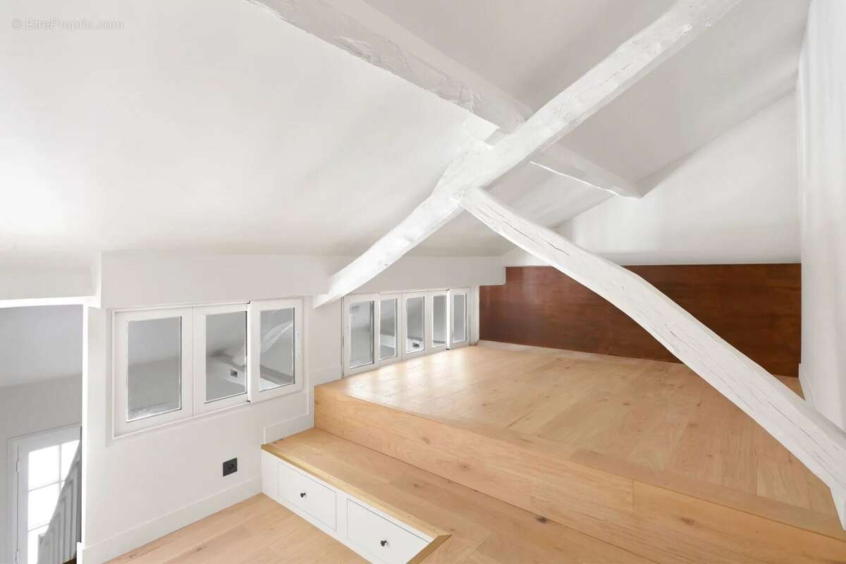 Appartement à PARIS-7E