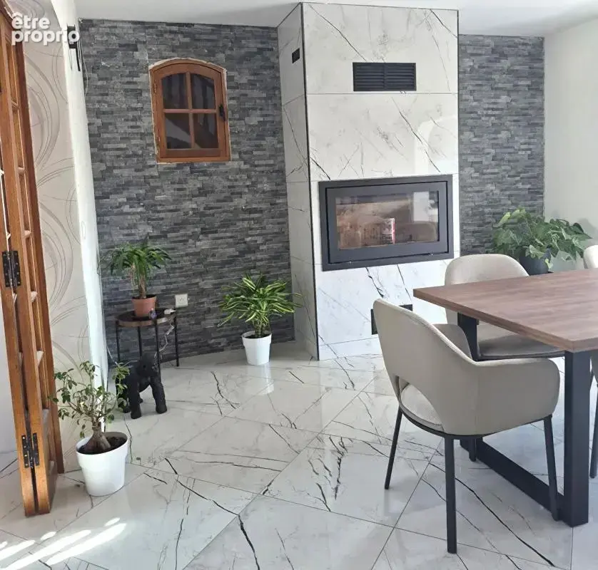 Belle Maison Individuelle ou Propriété Contemporaine avec sa Piscine de 141 m² Rénovée et à Façonner selon vos envies à plus de  - photo 9