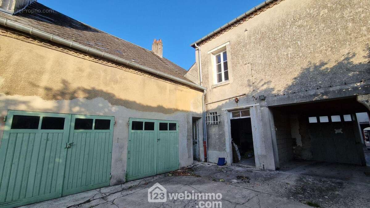Vous avez la possibilité d'acquérir 25 m² en plus en rez de chaussée - Appartement à LAON