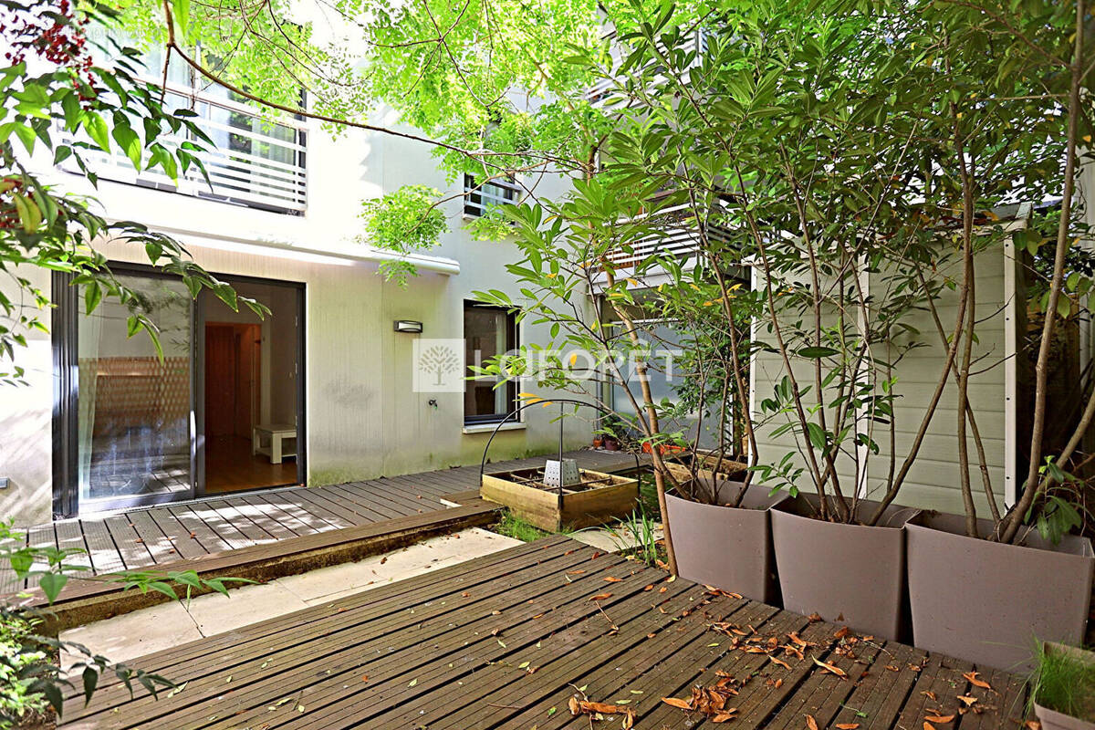 Appartement à PARIS-14E