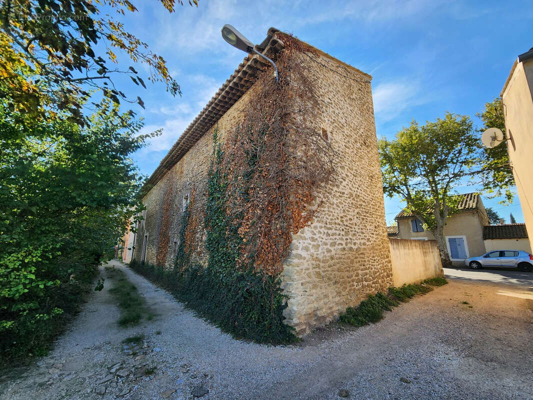 Maison à SAINTE-CECILE-LES-VIGNES