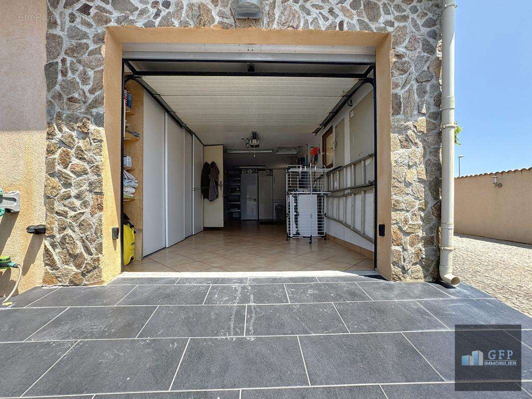 Maison à LA LONDE-LES-MAURES