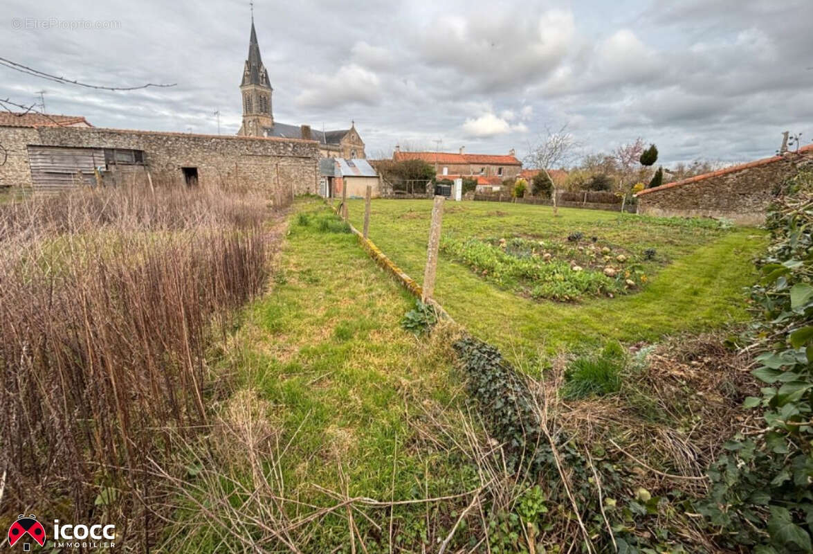 Terrain à MOUILLERON-LE-CAPTIF