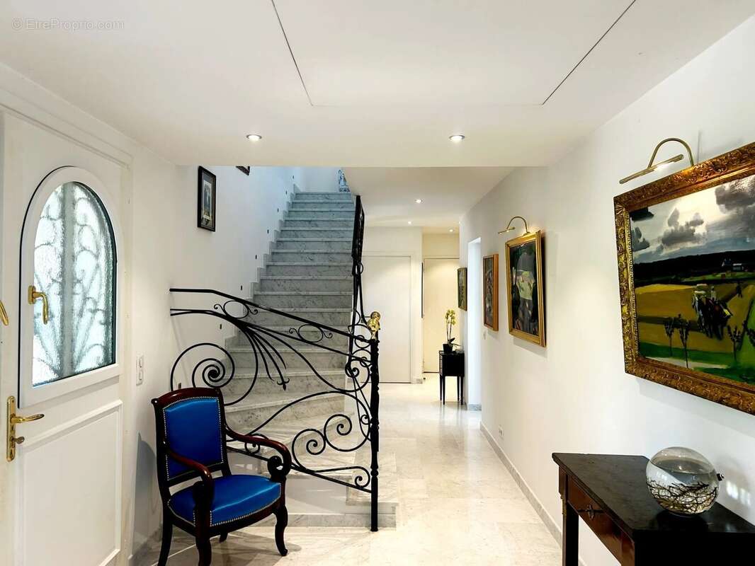 Maison à TOURRETTES