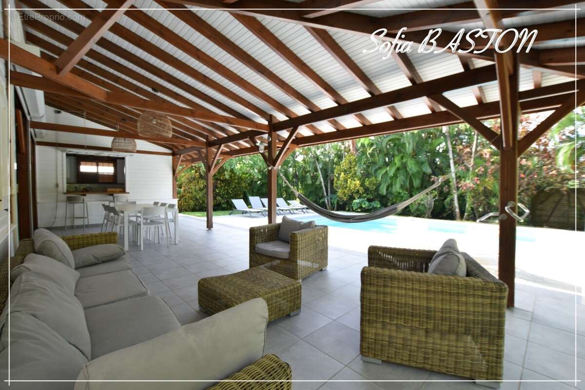 LES TROIS ILETS VILLA P6 bis -165 m² Hab / - Terrain de 986 m² - Piscine - Plain pied - A Vendre Martinique (972) - photo 5