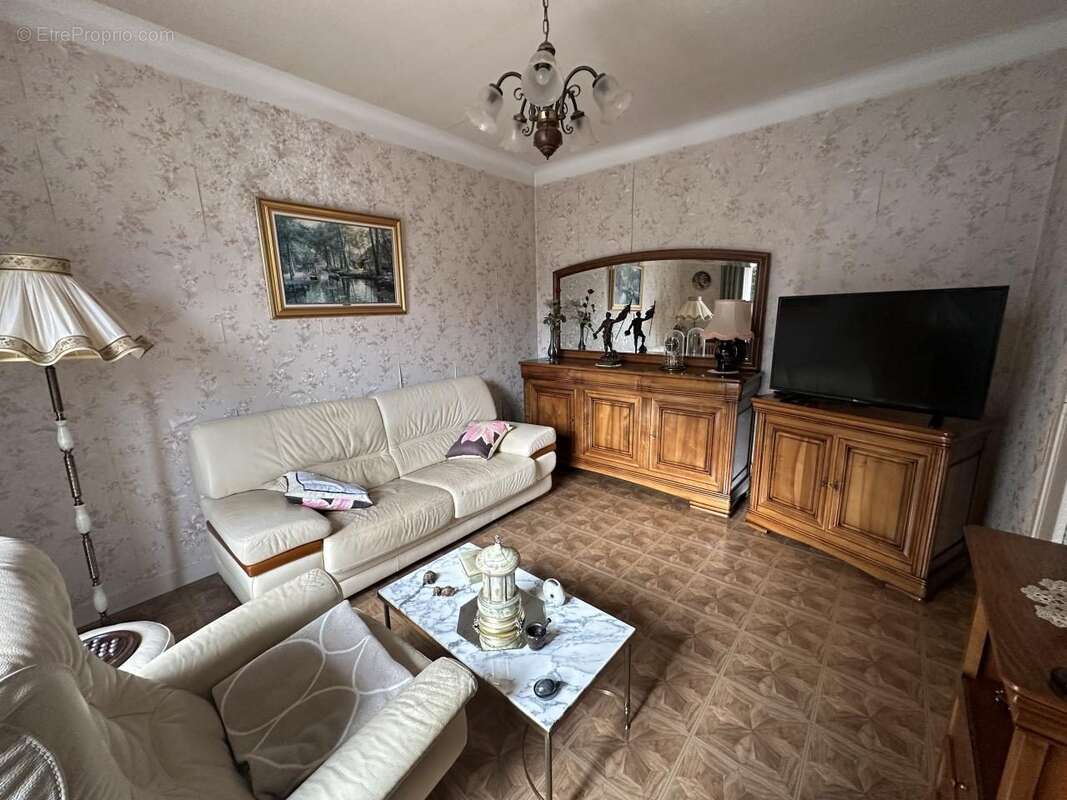 salon - Maison à FONTAINE