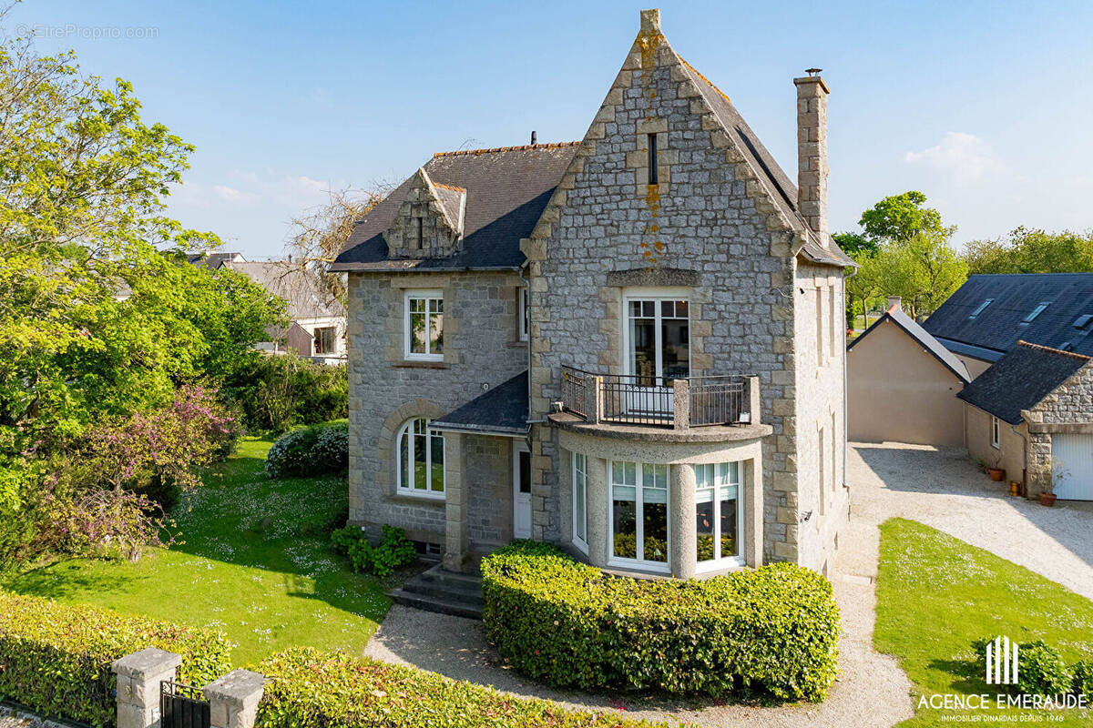 Maison à LE MINIHIC-SUR-RANCE