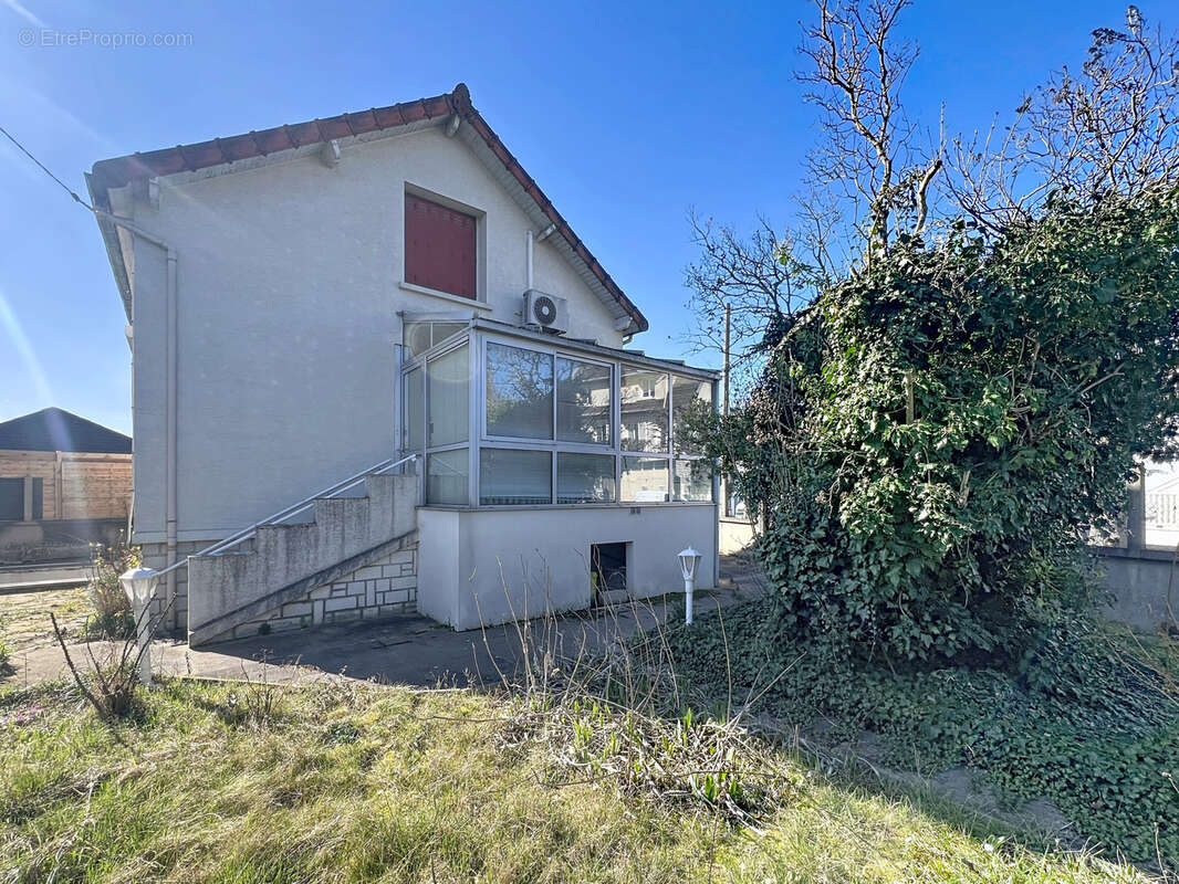 Maison à PARAY-VIEILLE-POSTE