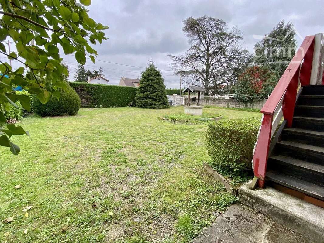 Maison à MONTROND-LES-BAINS