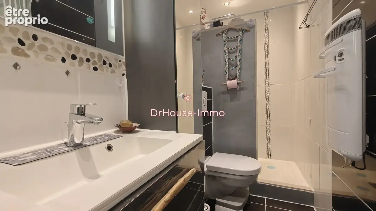 Appartement 1 pièce 30 m² à vendre à Carqueiranne (83320) - photo 8