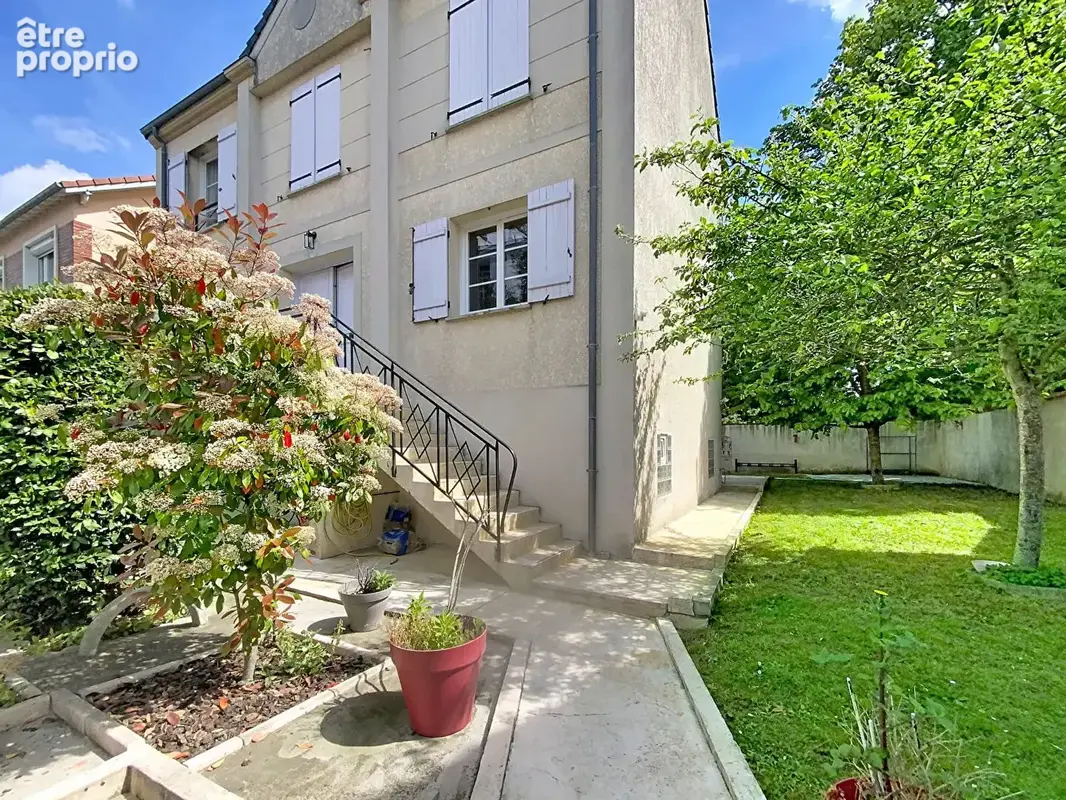 Maison à SAINT-MAUR-DES-FOSSES