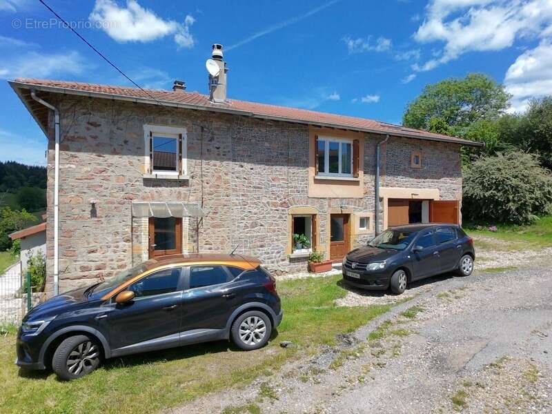 Maison à COURS-LA-VILLE