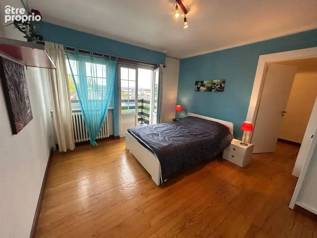 PFASTATT – grande villa avec piscine extérieure et appartement en rez-de-jardin - photo 16