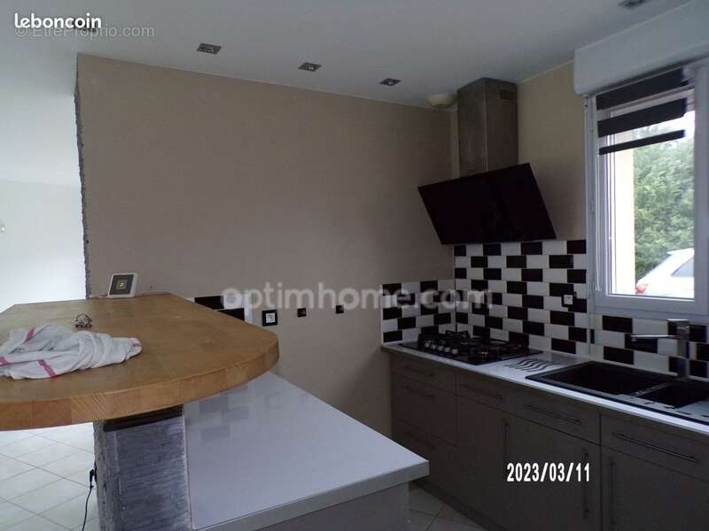 Maison de plain-pied 105 m² – 3 chambres + bureau – Terrain clos de 700 m² – Roullet-Saint-Estèphe - photo 4