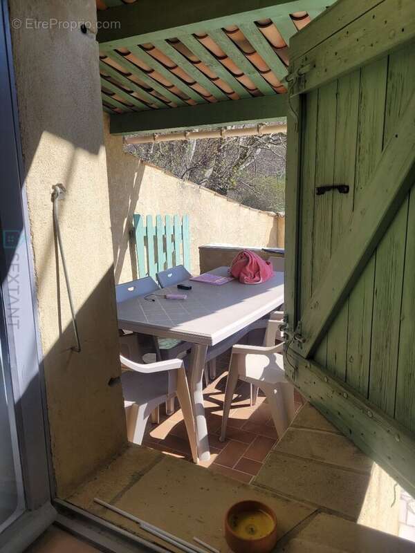 Maison à ONGLES