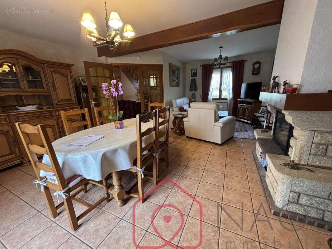 Maison à SAINT-PIERRE-EN-VAL