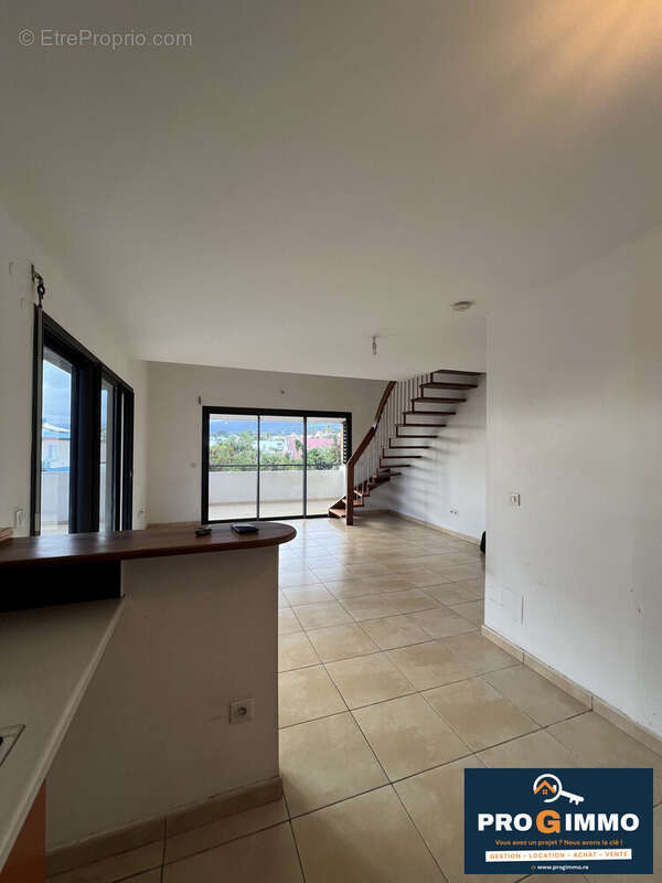 Appartement 74 m² à Saint-Pierre  - photo 8