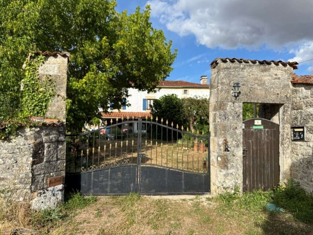 Maison à MANSLE