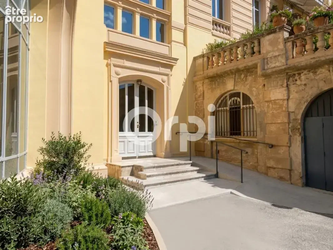 Cannes, vue  exceptionelle mer et le suquet, immeuble d'époque et de renom - photo 18