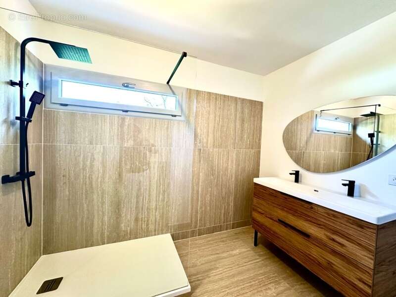 Appartement à MARSEILLE-9E