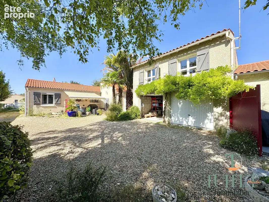 Maison 8 pièces 202 m² à vendre à La Tremblade (17390) - photo 2