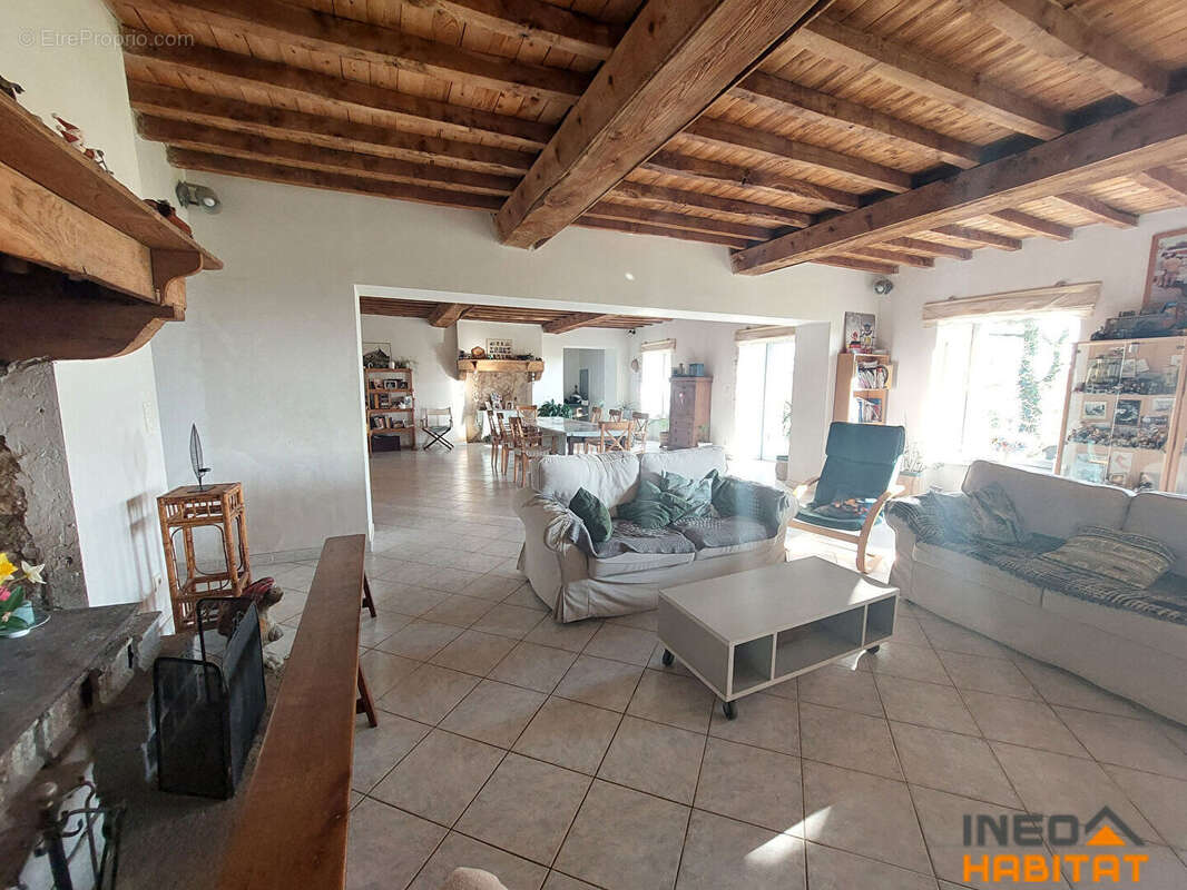 Maison à MINIAC-SOUS-BECHEREL