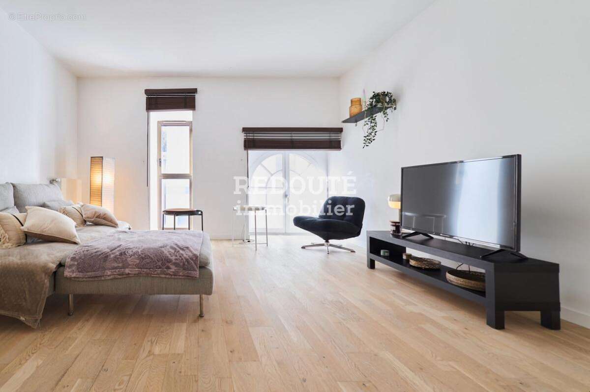 A vendre : reims - proximite place forum - appartement t3 - photo 3
