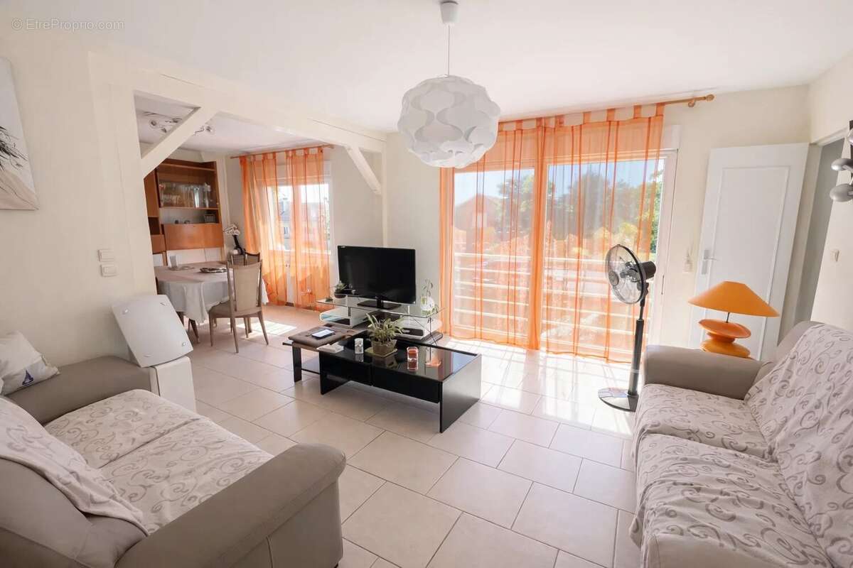 Maison à FONTENAY-TRESIGNY