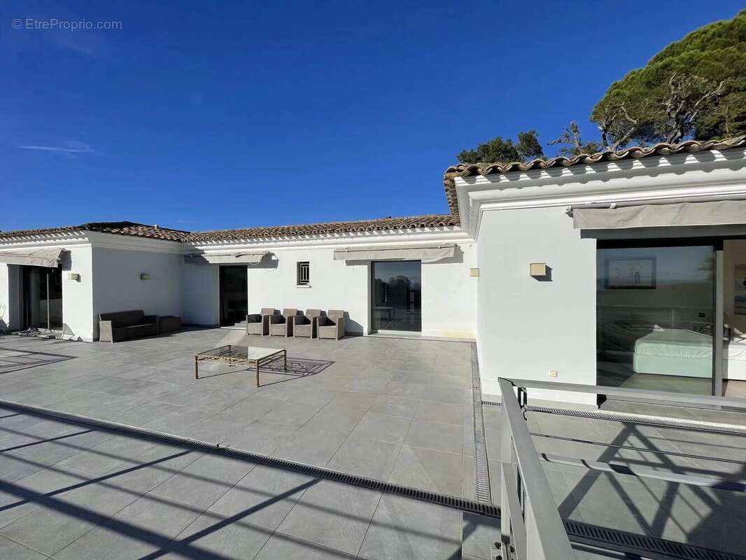 Maison à VALLAURIS