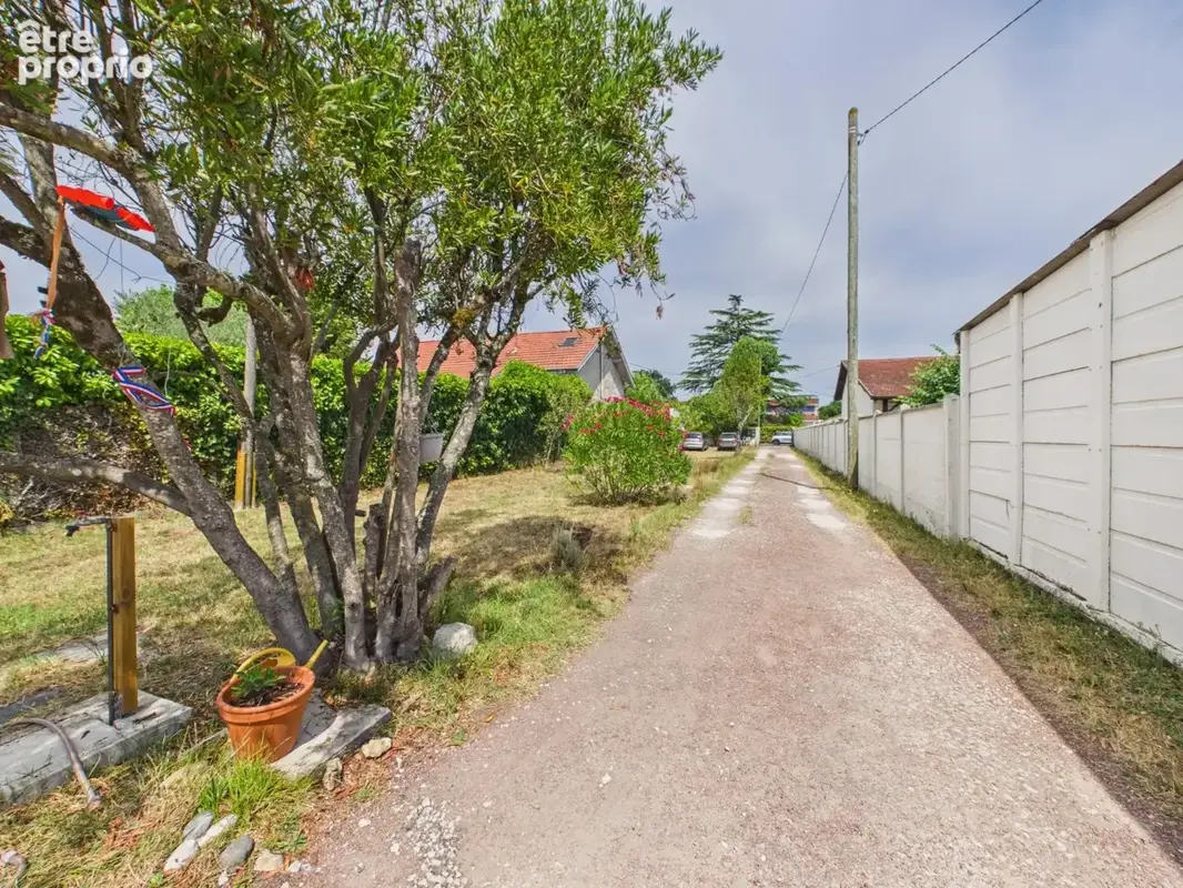 PESSAC SARDINE- Ensemble immobilier rare avec 2 maisons sur 1110m2 . - photo 5