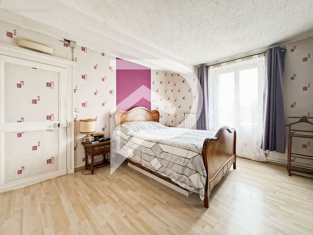 Maison à SAINTE-GENEVIEVE