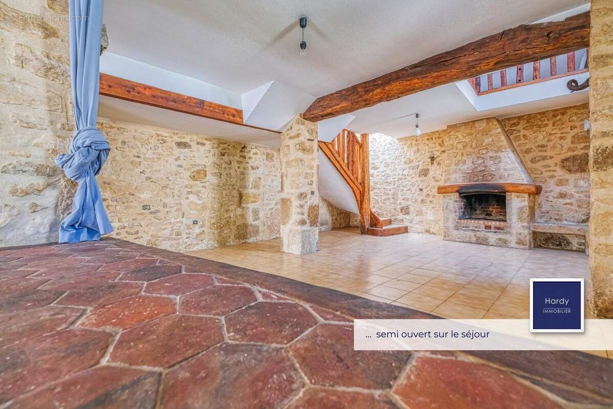 Maison à CONDECOURT