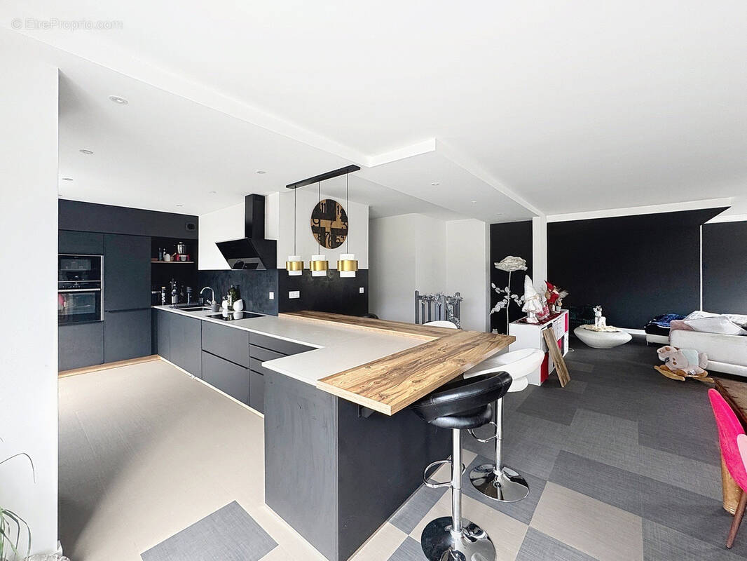 Appartement à SAINT-ETIENNE