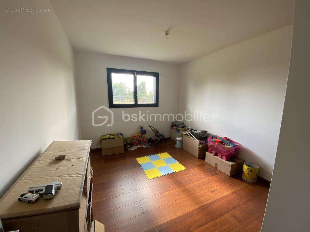 Maison 244 m² à Bellevue-La-Montagne  - photo 7