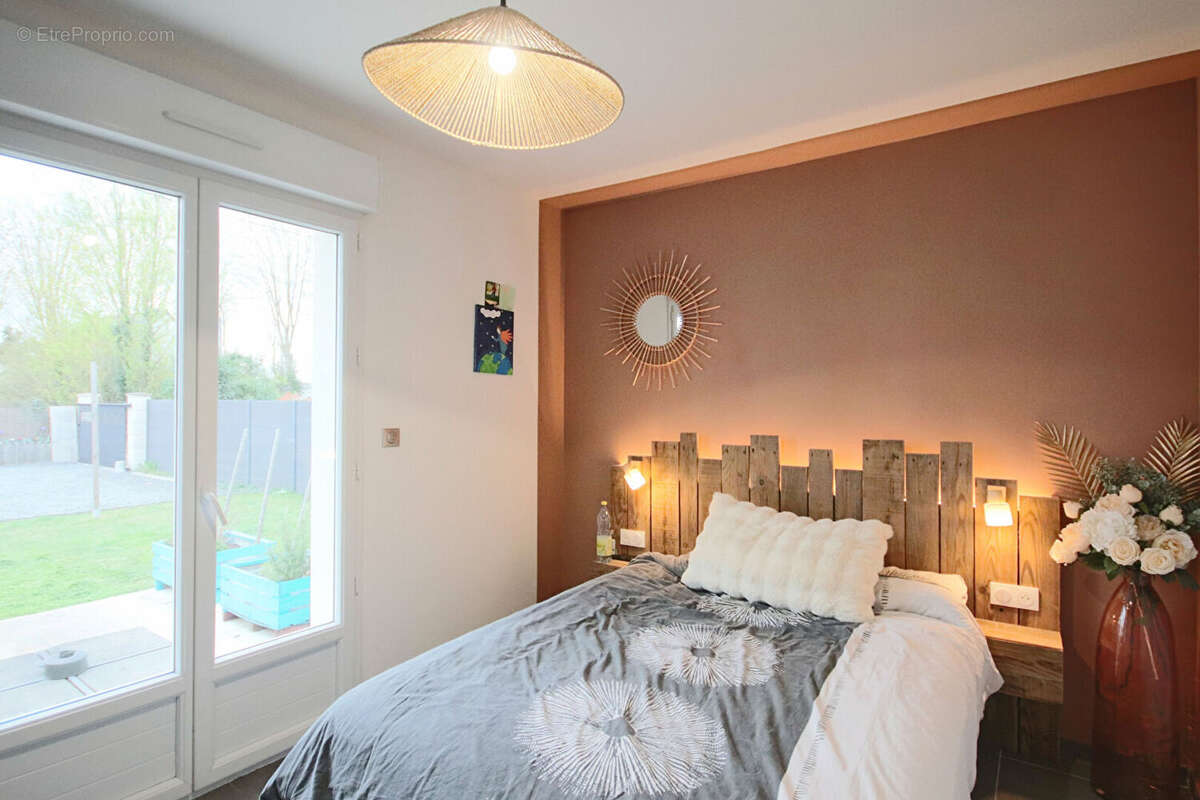 Maison à NAZELLES-NEGRON