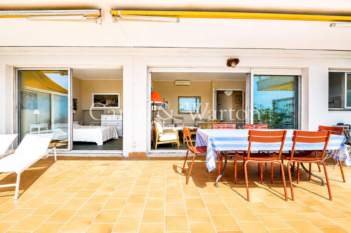 Front de mer à cavalaire: t 2 avec une vue panoramique & grande terrasse - photo 8