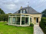 Maison à MONTREUIL-SOUS-PEROUSE