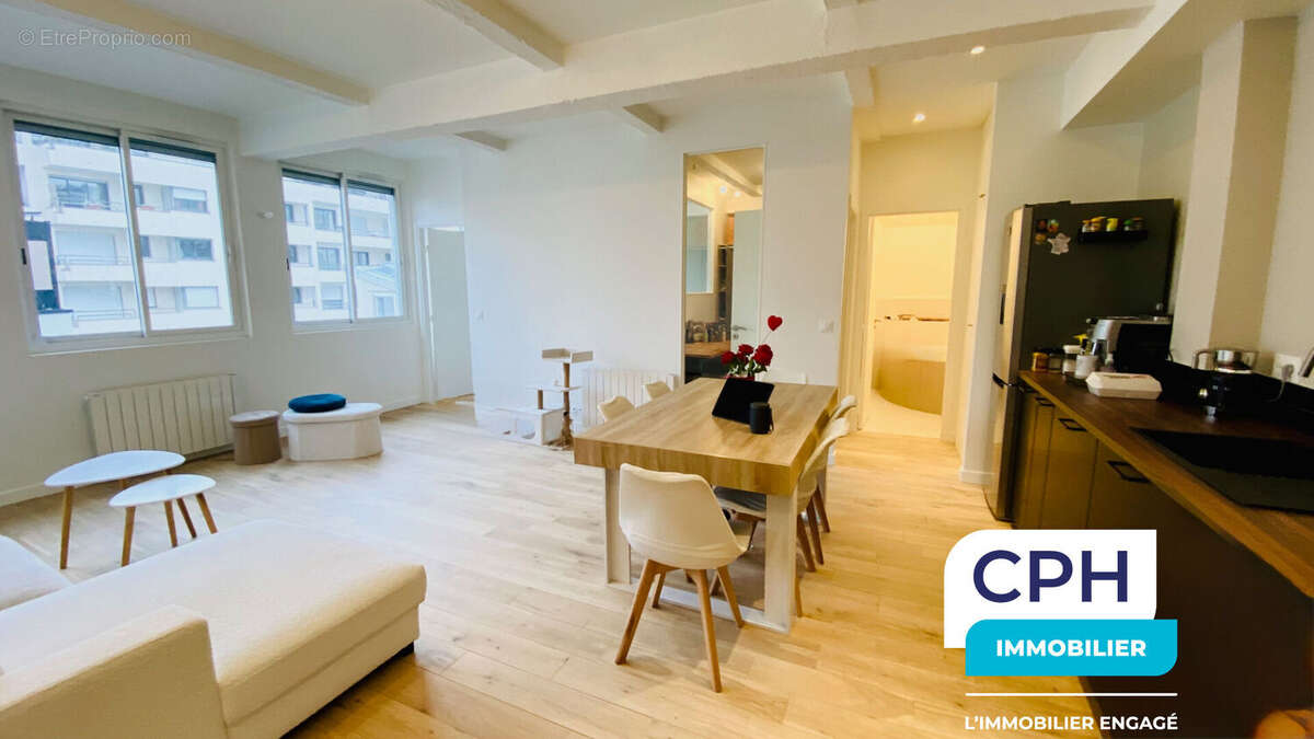 Appartement à COURBEVOIE