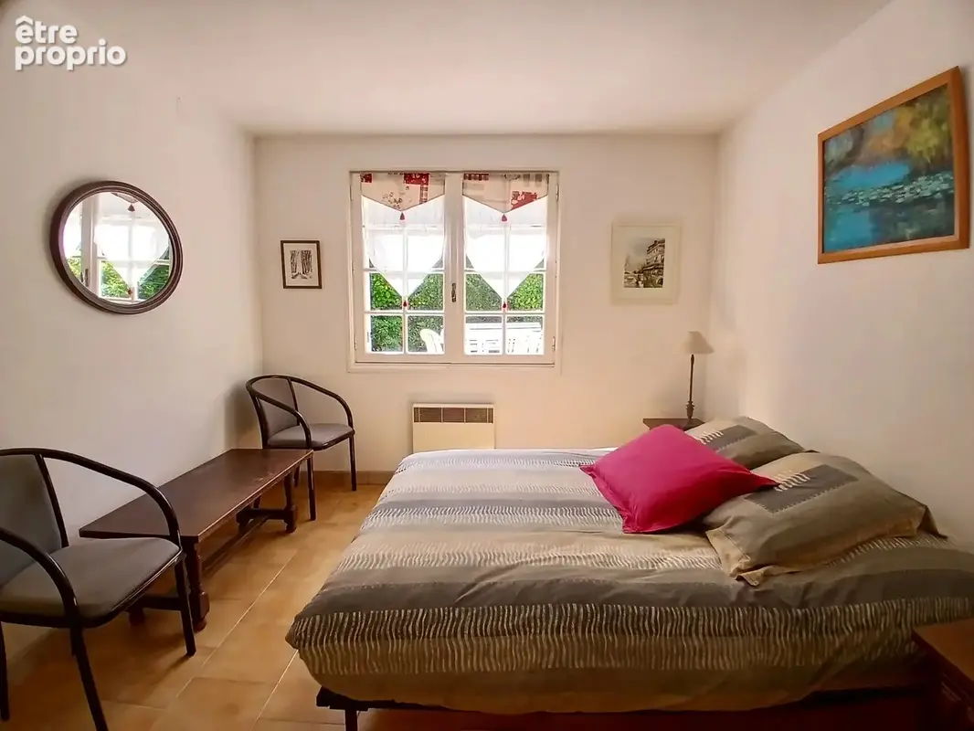 Propriété de 5 chambres située à la lisière du village, offrant de jolies vues. - photo 14